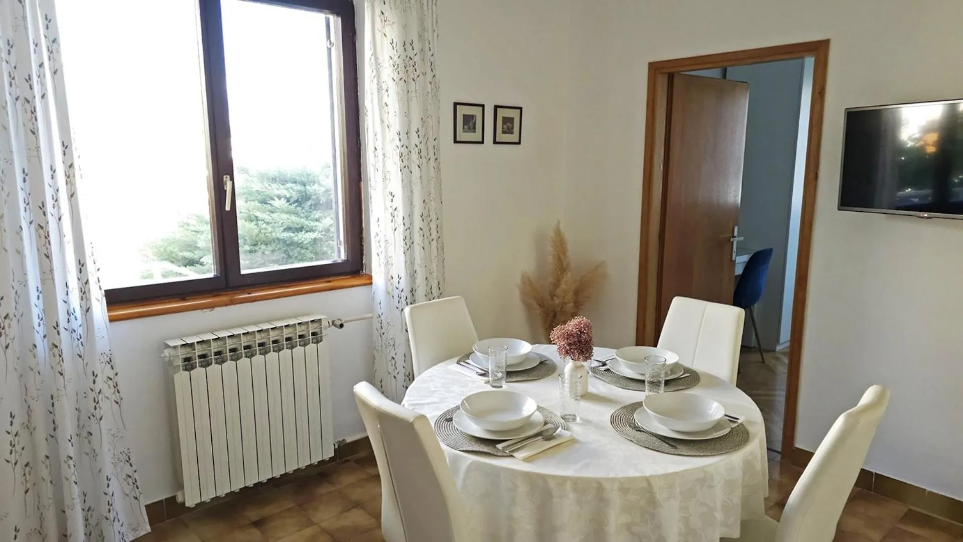 Apartment Jole - A4 -Two Bedrooms - Close To The City Center 포레치