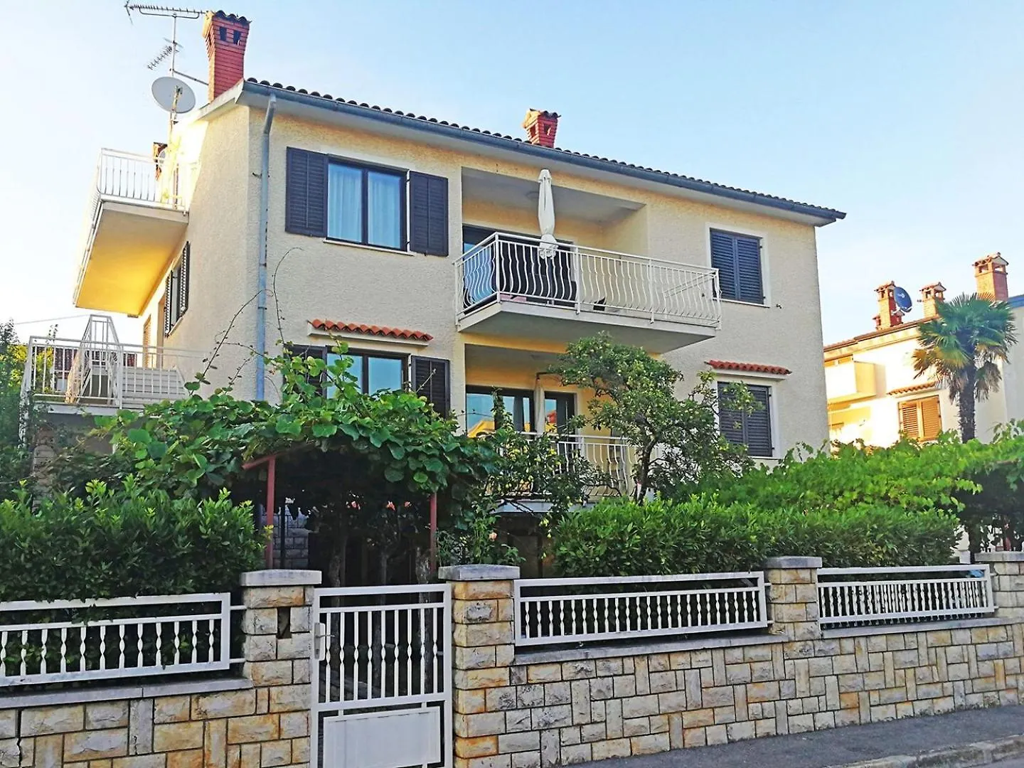 Apartment Jole - A4 -Two Bedrooms - Close To The City Center 포레치
